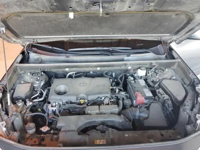 2021 TOYOTA RAV4 XLE  