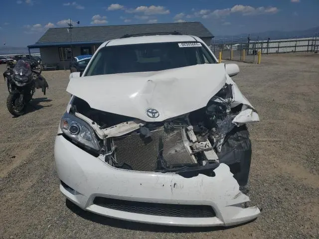2014 TOYOTA SIENNA LE