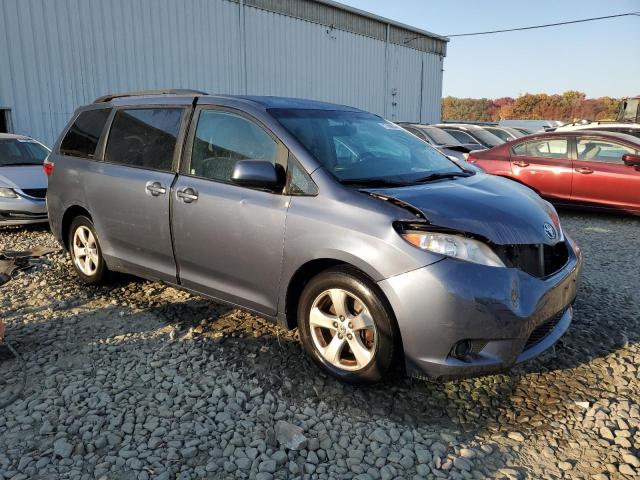 2017 TOYOTA SIENNA LE