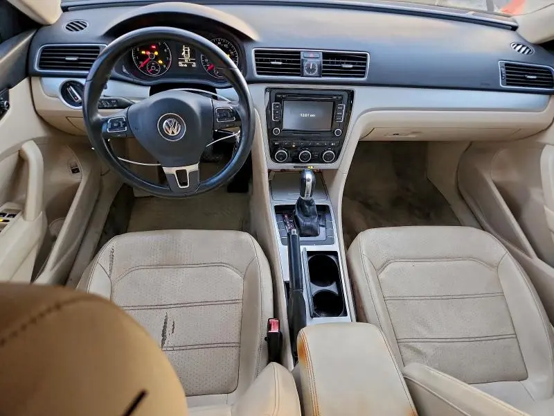 2012 VOLKSWAGEN PASSAT SE  