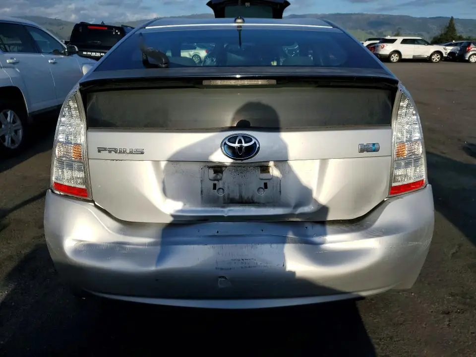 2010 TOYOTA PRIUS III  