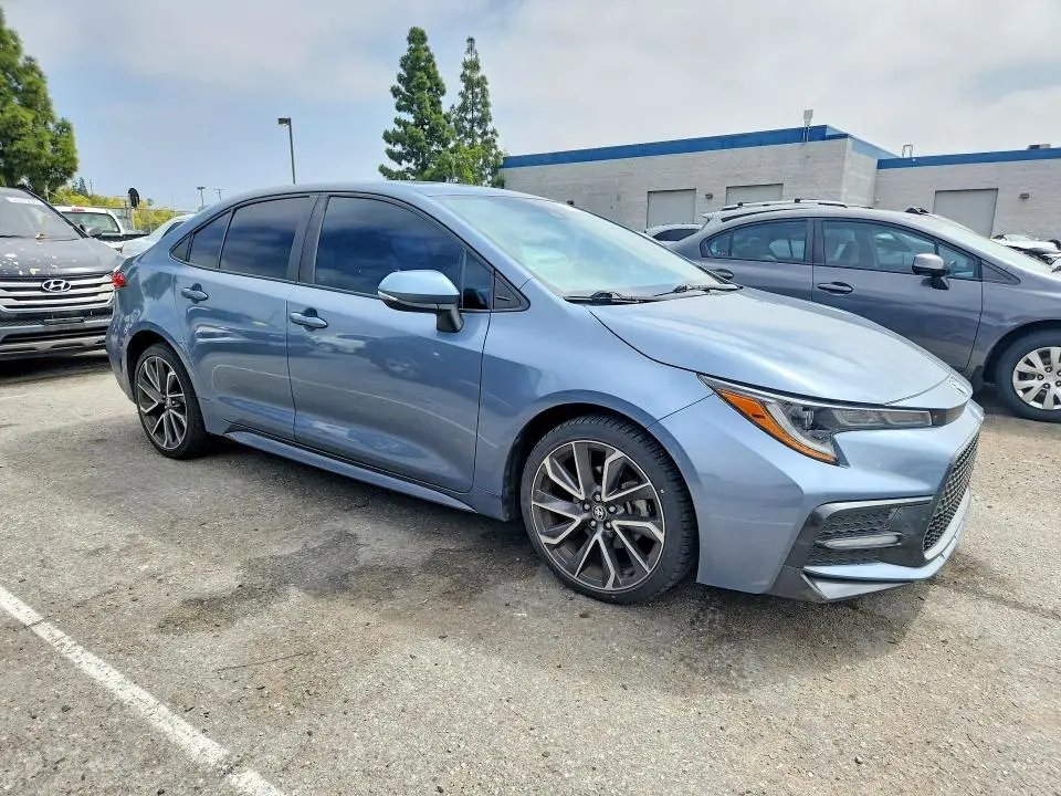 2020 TOYOTA COROLLA SE  