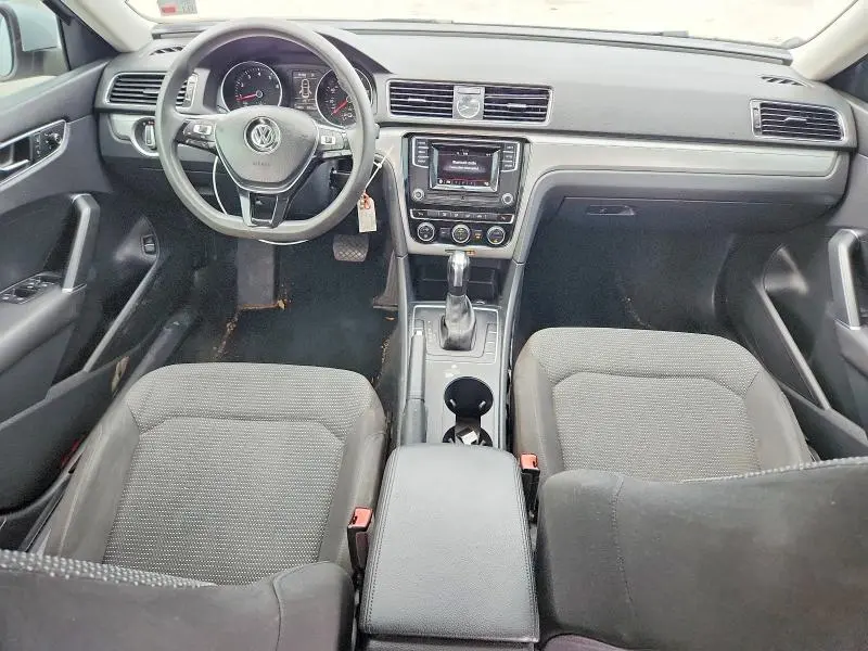 2017 VOLKSWAGEN PASSAT S  