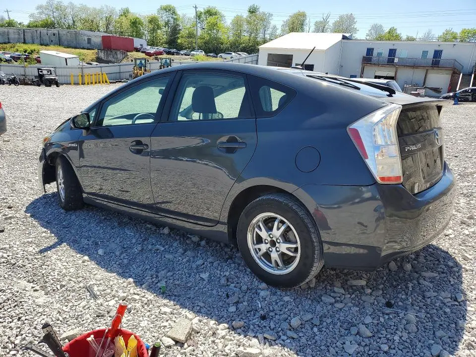 2010 TOYOTA PRIUS III  