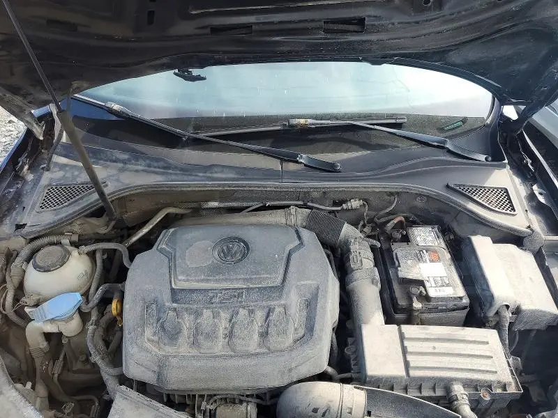 2018 VOLKSWAGEN PASSAT SE  