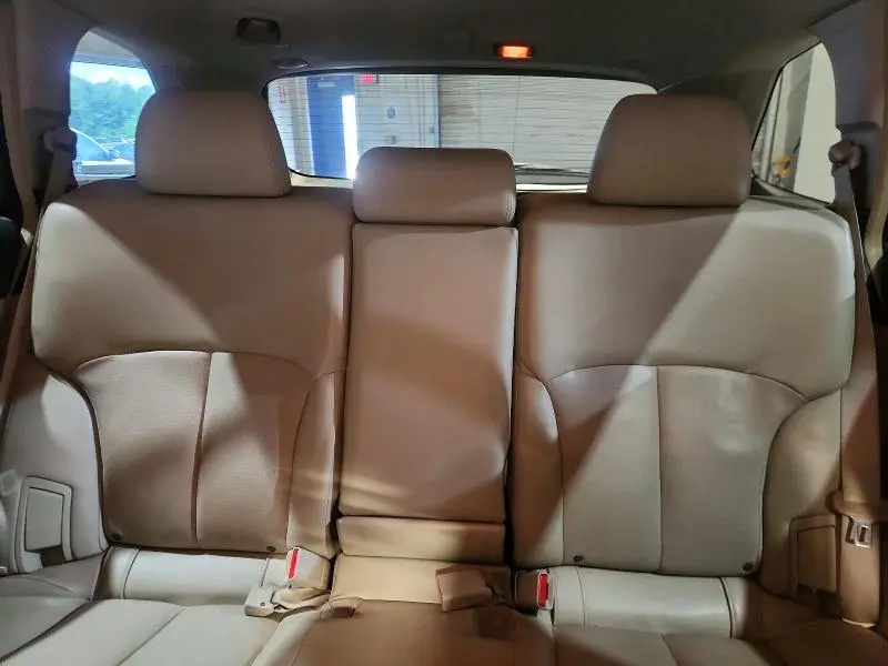 2011 SUBARU OUTBACK 3.6R LIMITED  