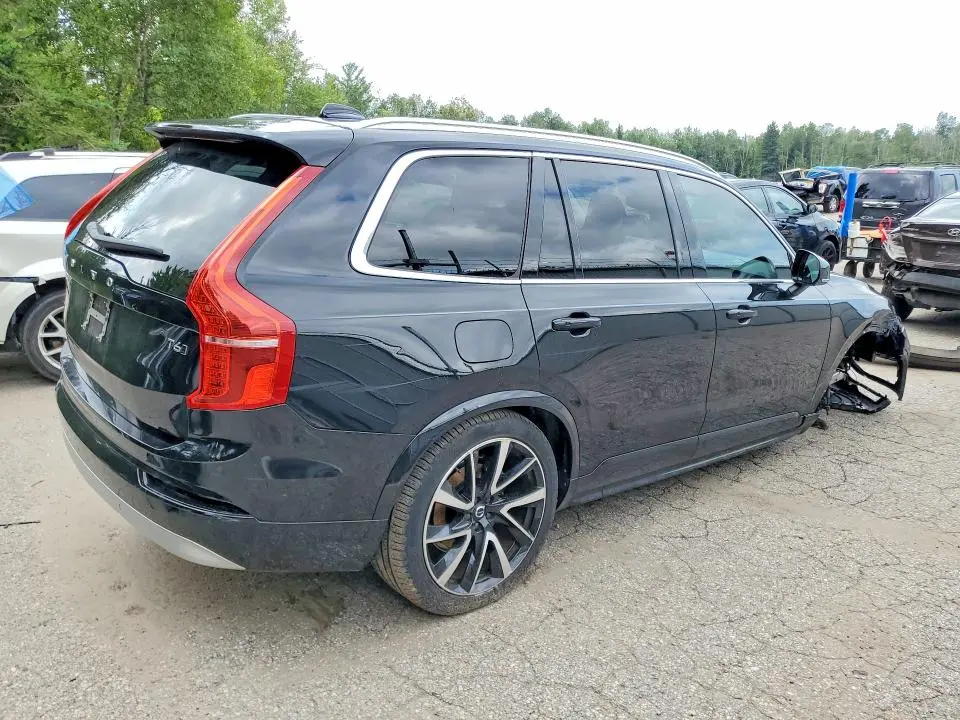 2022 VOLVO XC90 T6 MOMENTUM  
