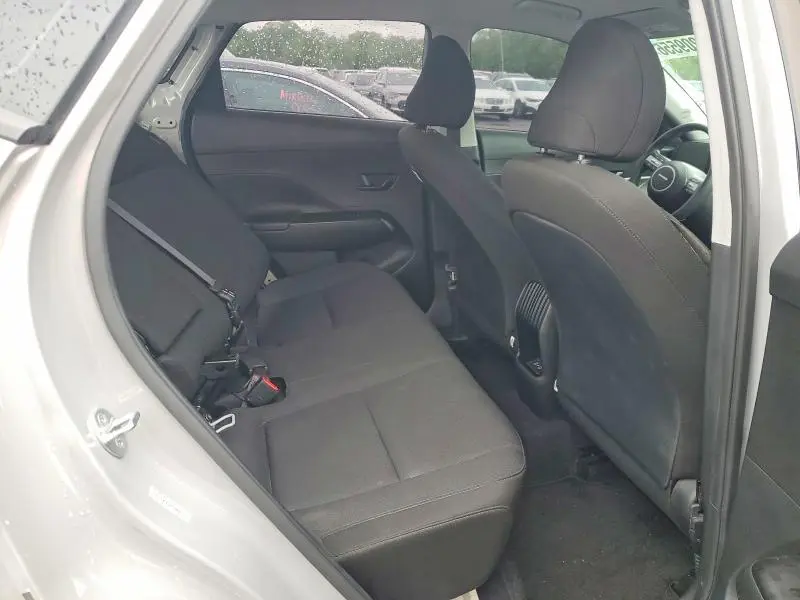 2024 HYUNDAI KONA SE  