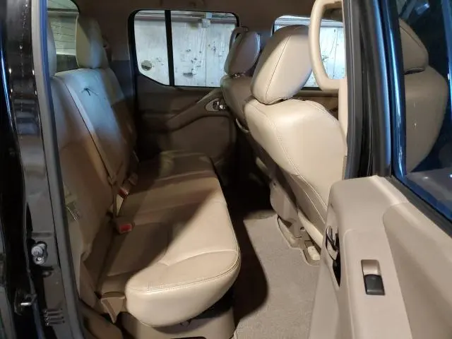 2012 NISSAN FRONTIER SV