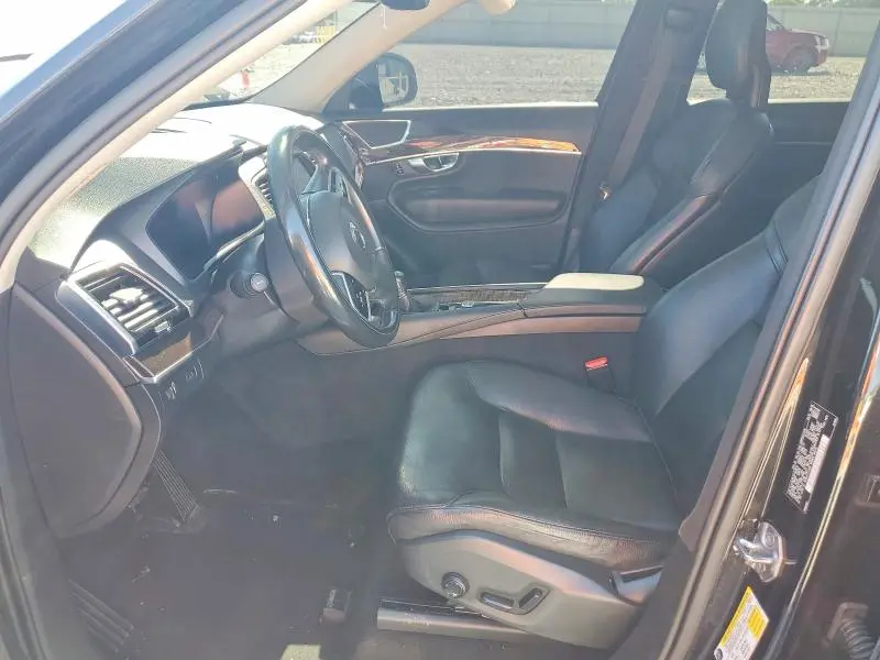 2017 VOLVO XC90 T6  