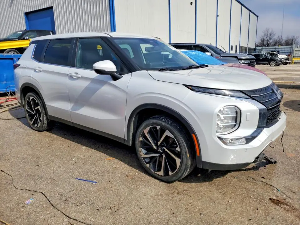 2023 MITSUBISHI OUTLANDER SE  