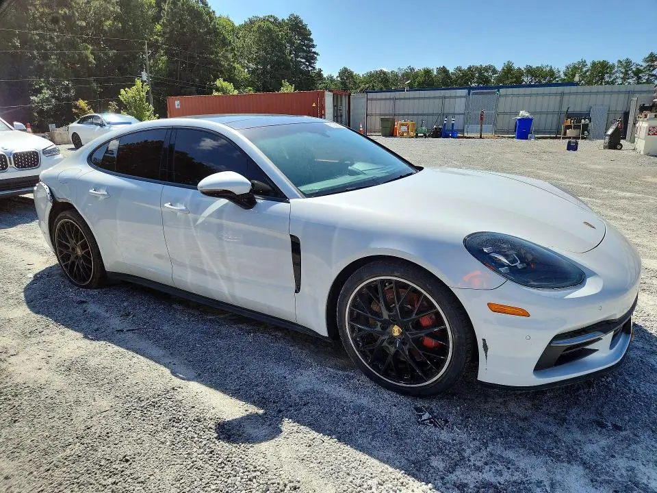 2018 PORSCHE PANAMERA 4  