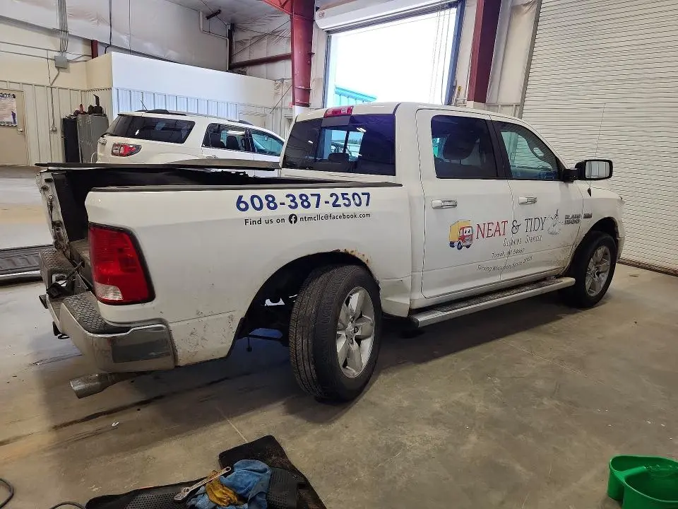 2015 RAM 1500 SLT  