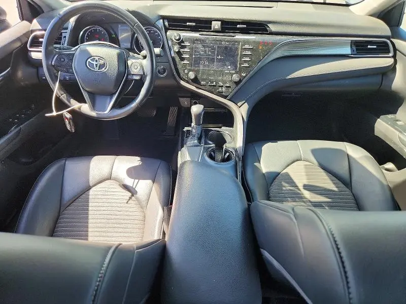 2019 TOYOTA CAMRY SE  