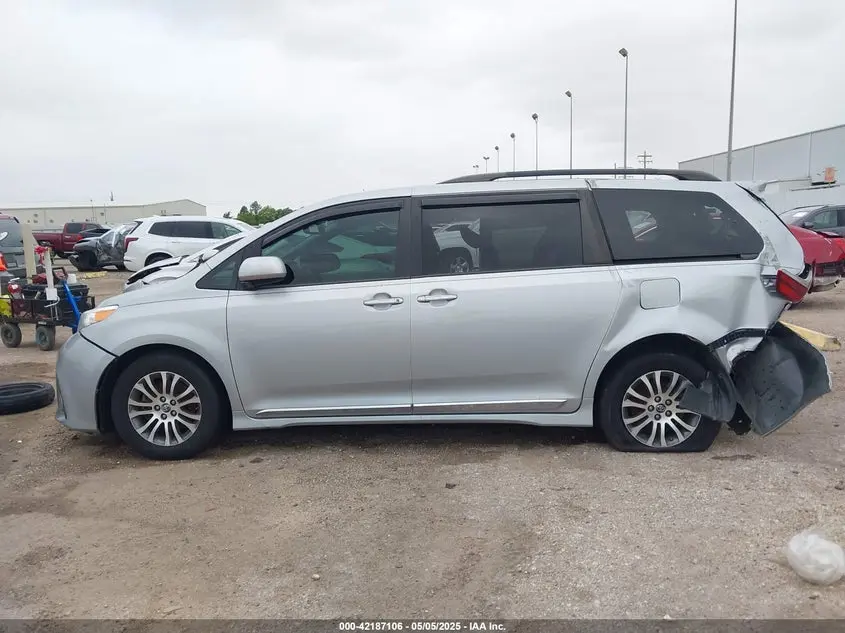 2019 TOYOTA SIENNA XLE 8 PASSENGER