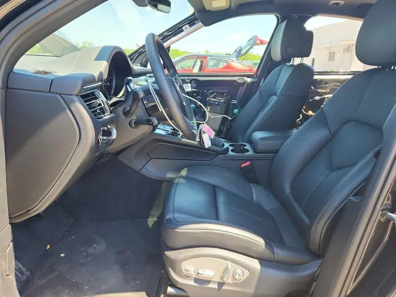 2025 PORSCHE MACAN BASE/T  