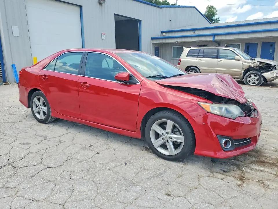 2014 TOYOTA CAMRY SE  
