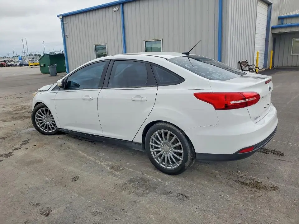 2015 FORD FOCUS SE  