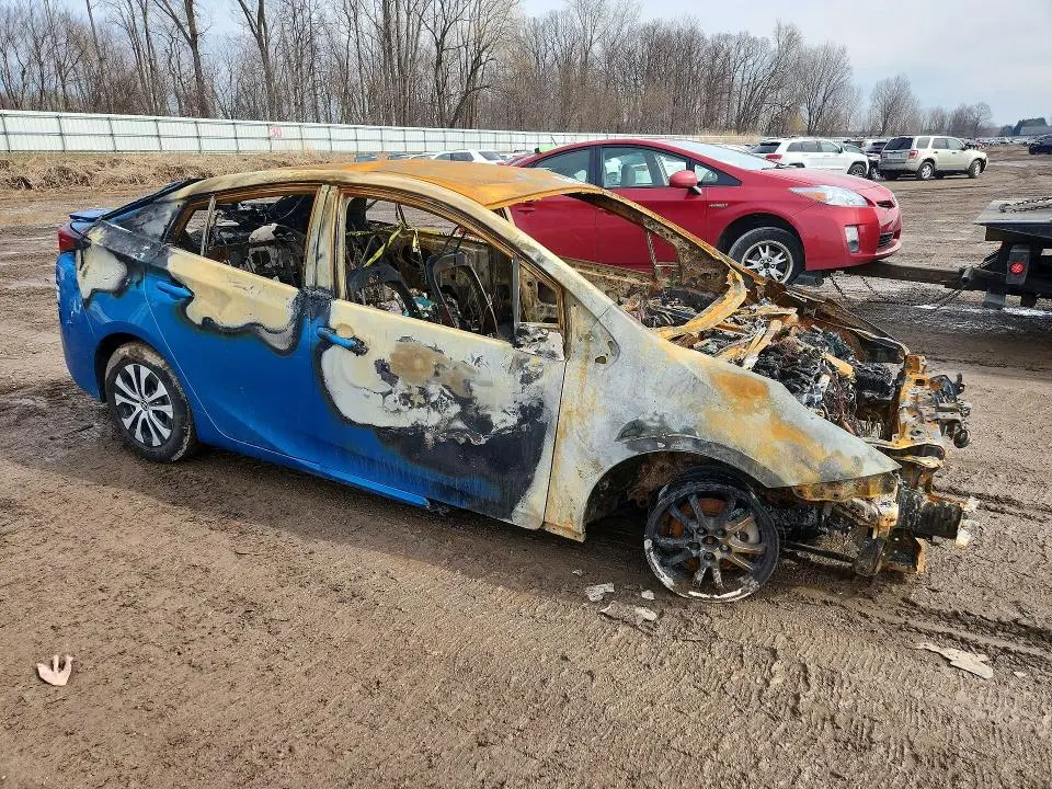 2019 TOYOTA PRIUS LE AWD-E  