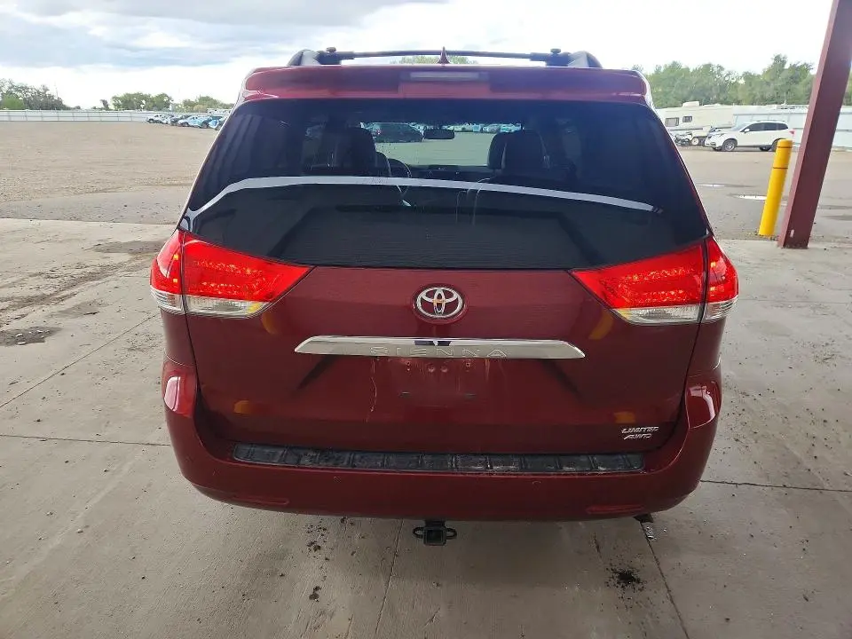 2012 TOYOTA SIENNA LIMITED 7-PASSENGER  