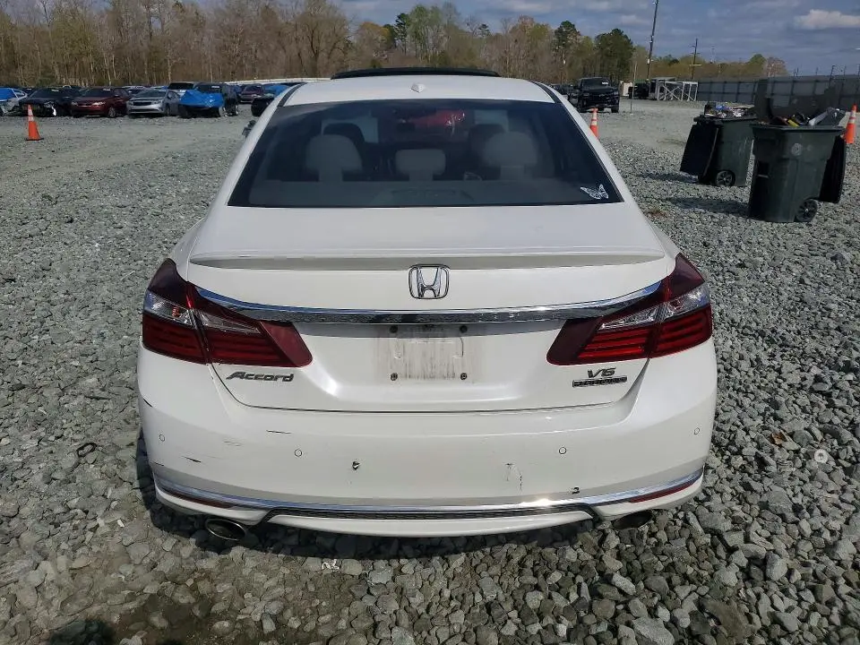 2017 HONDA ACCORD TOURING  