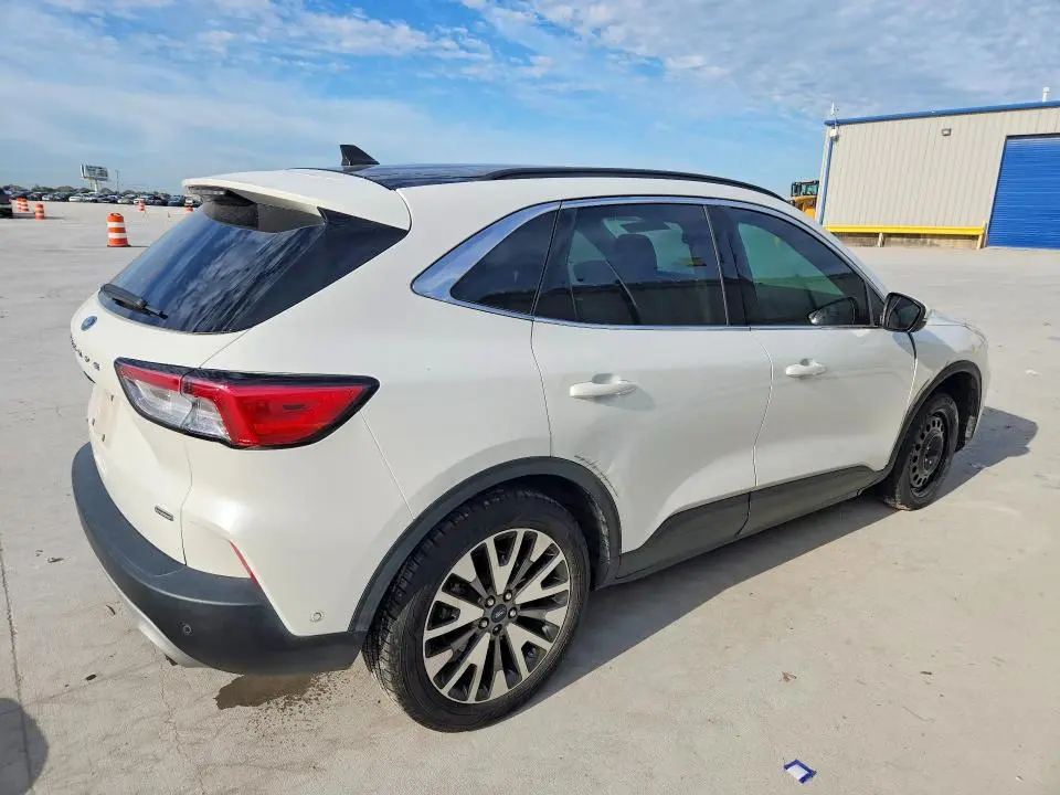 2020 FORD ESCAPE TITANIUM  