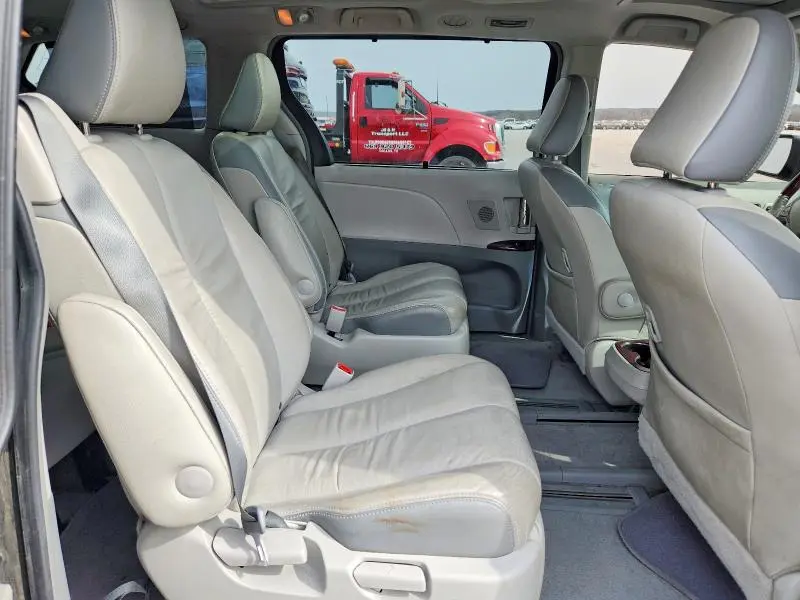 2012 TOYOTA SIENNA LIMITED 7-PASSENGER  