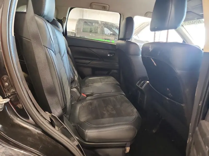 2020 MITSUBISHI OUTLANDER SE  