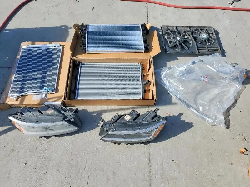 2017 VOLKSWAGEN PASSAT SEL PREMIUM  