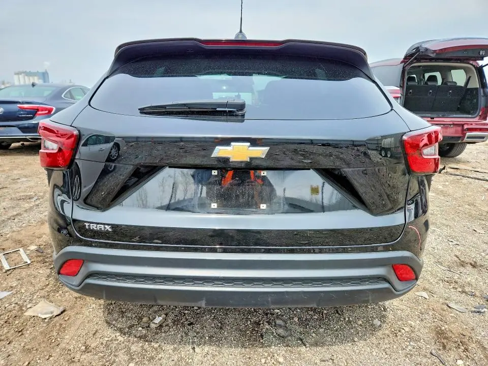 2025 CHEVROLET TRAX LS  