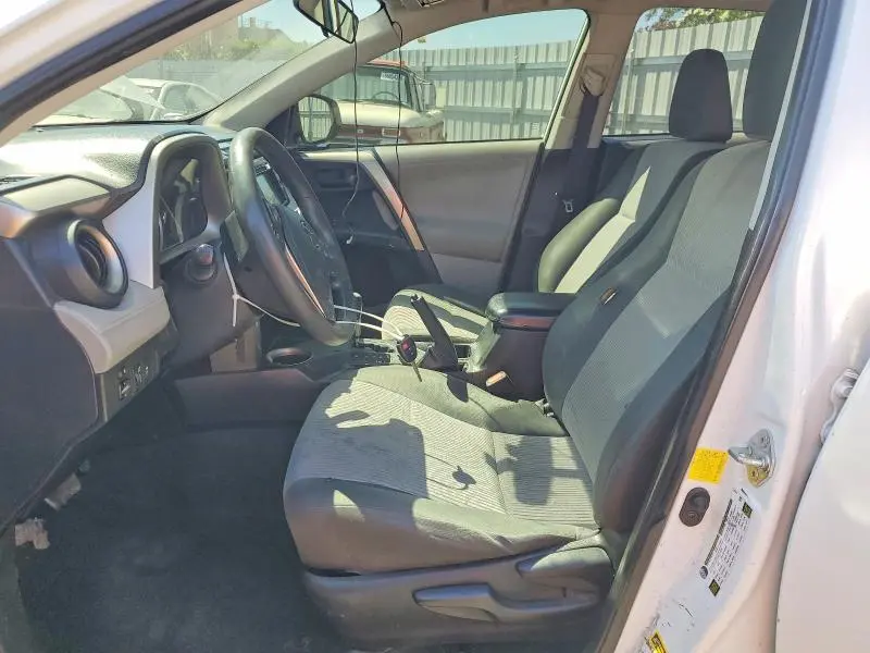 2013 TOYOTA RAV4 LE  