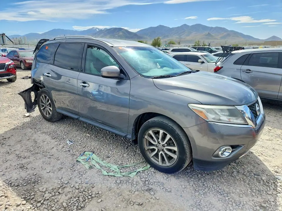 2016 NISSAN PATHFINDER SV  