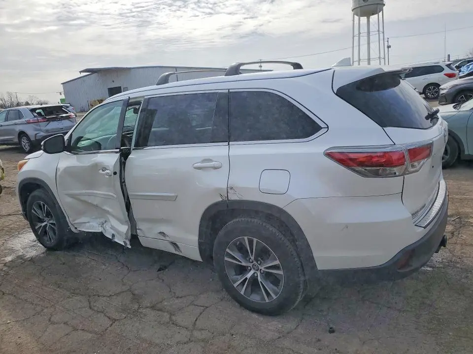2016 TOYOTA HIGHLANDER XLE  