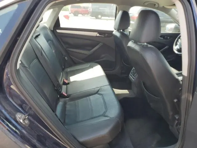 2013 VOLKSWAGEN PASSAT SE  