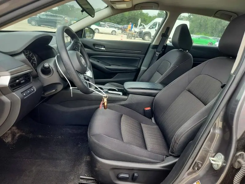 2024 NISSAN ALTIMA SV  