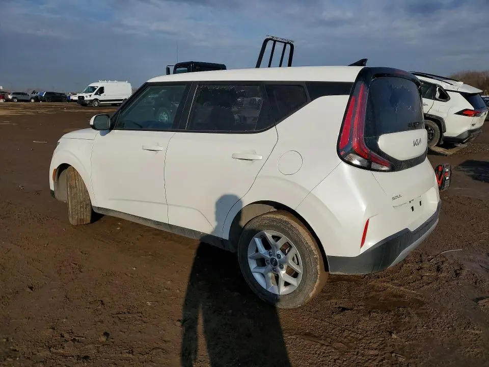 2023 KIA SOUL LX  