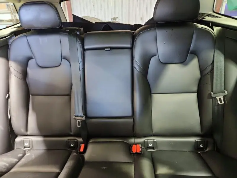 2023 VOLVO XC60 CORE  