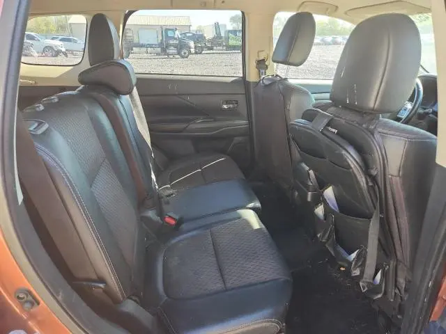2015 MITSUBISHI OUTLANDER SE