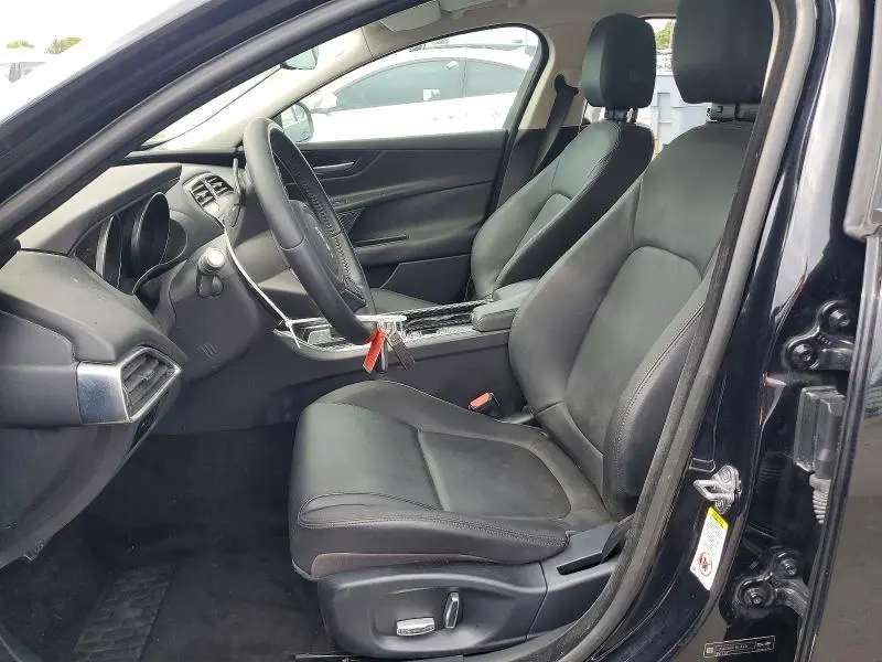 2019 JAGUAR XE PREMIUM  