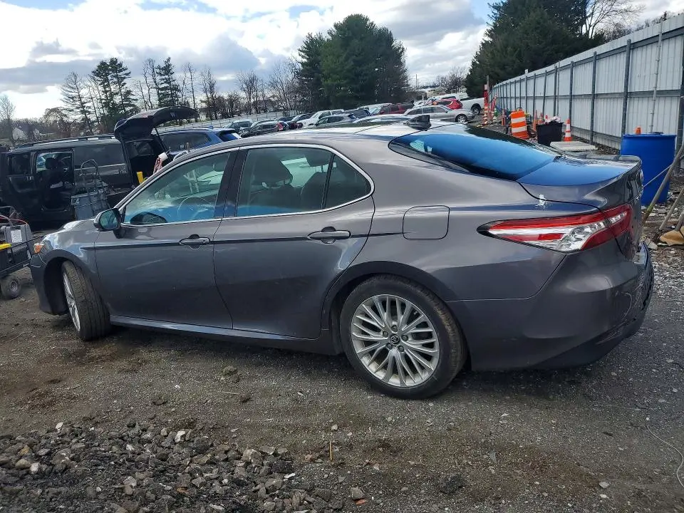 2019 TOYOTA CAMRY XLE  