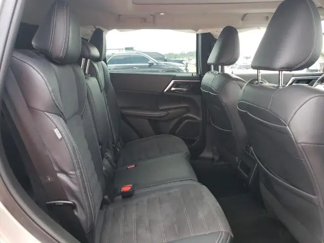 2023 MITSUBISHI OUTLANDER SE  