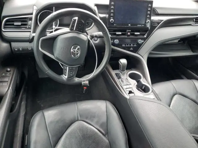 2021 TOYOTA CAMRY XLE  