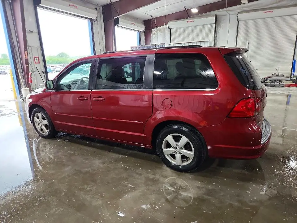 2011 VOLKSWAGEN ROUTAN SEL  