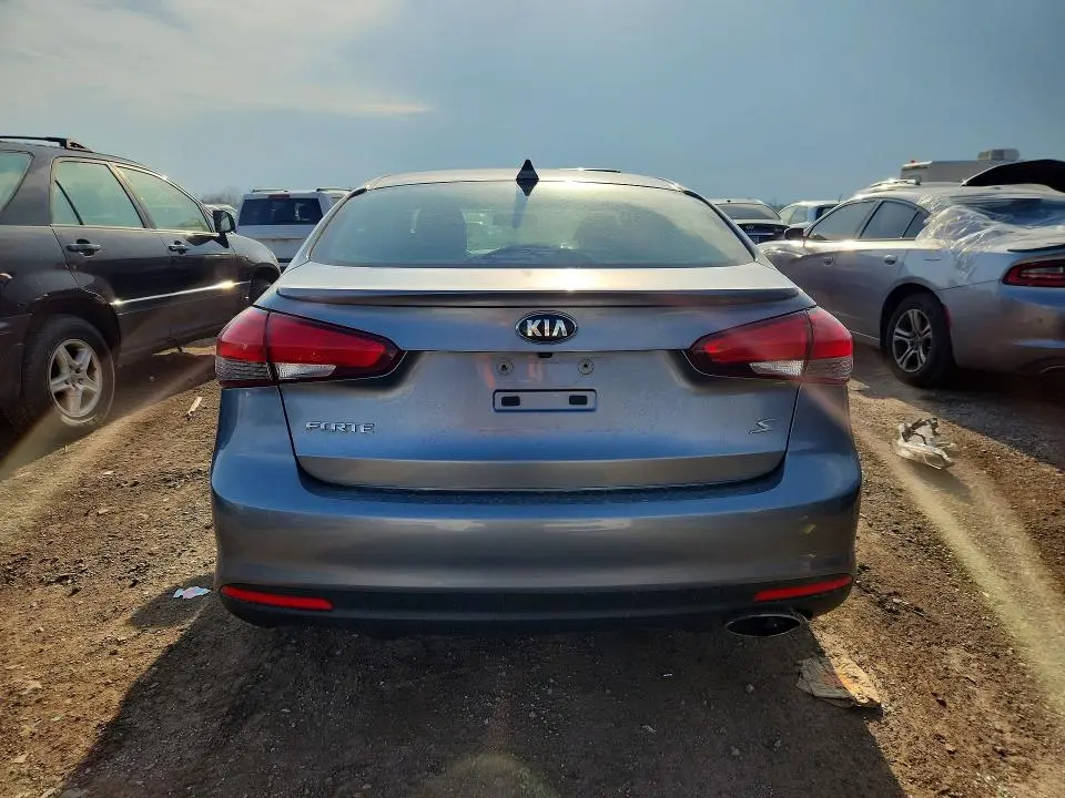 2017 KIA FORTE S  