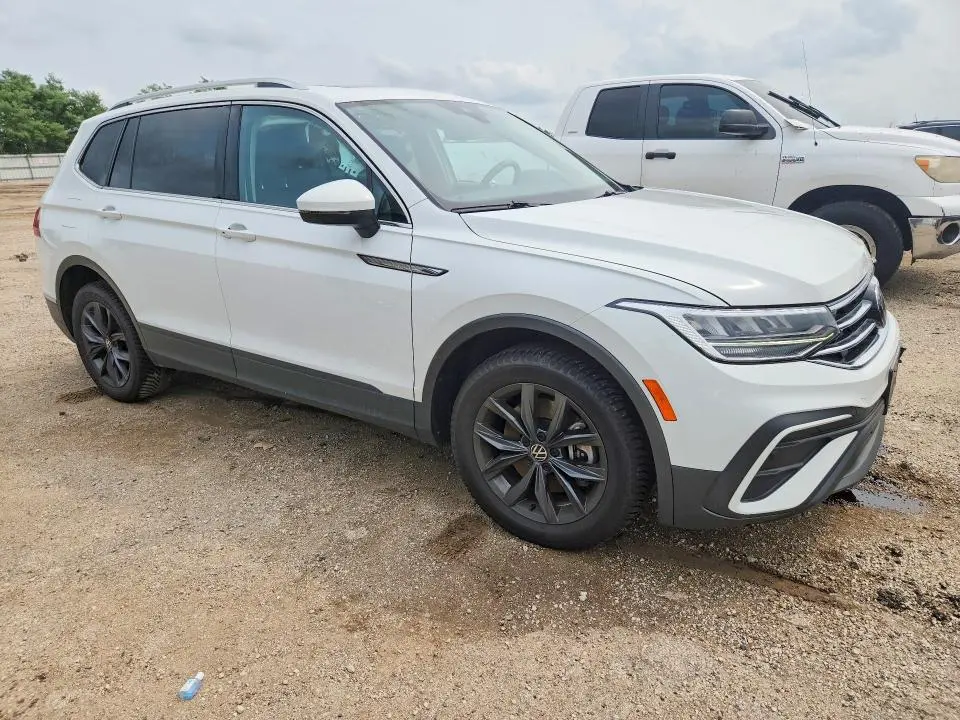 2022 VOLKSWAGEN TIGUAN SE  
