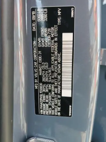 2020 VOLVO XC90 T6 MOMENTUM  