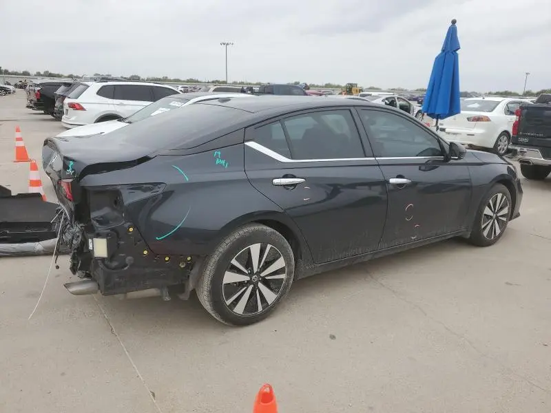 2022 NISSAN ALTIMA SV  