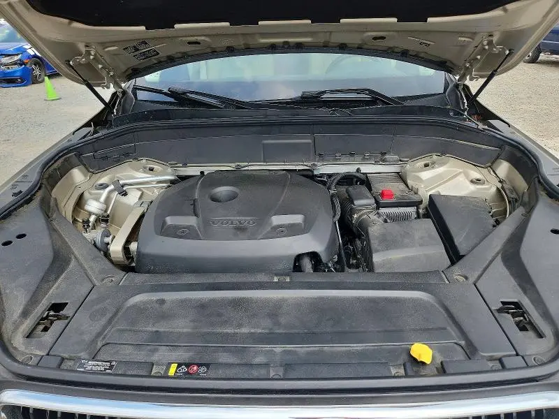 2016 VOLVO XC90 T6  