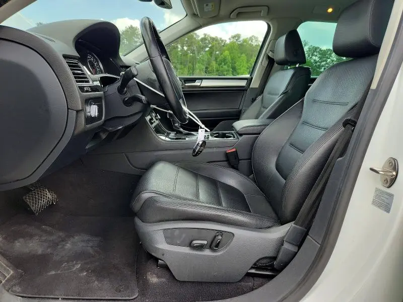 2013 VOLKSWAGEN TOUAREG V6  
