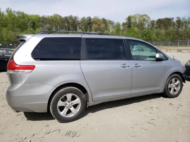 2013 TOYOTA SIENNA LE  